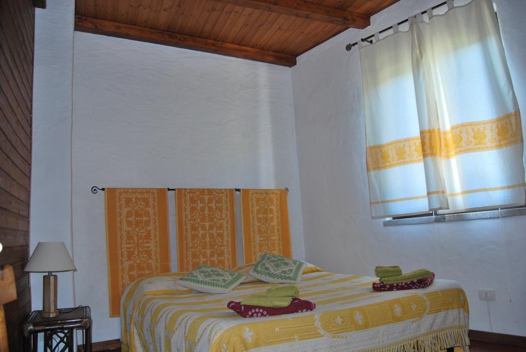 B&B Baddesalighes Bolotana Pokoj fotografie